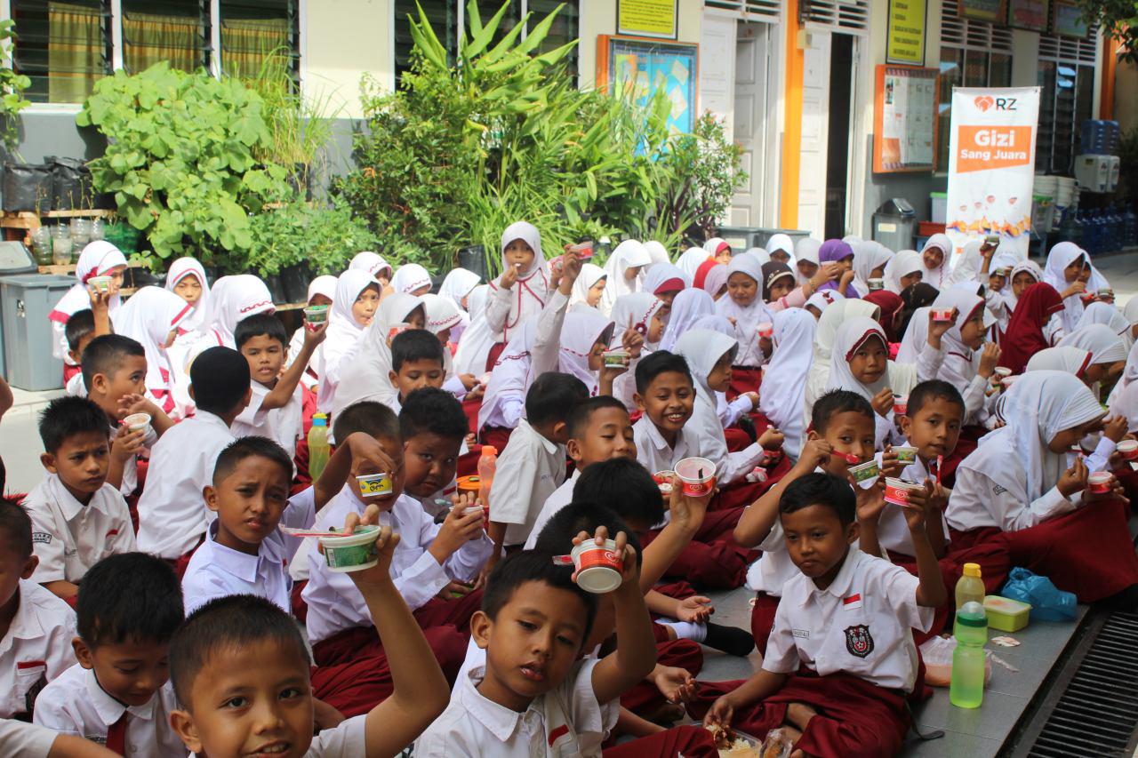 Gizi Sang Juara Disambut Antusias Siswa SD Juara Pekanbaru